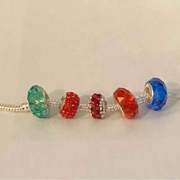 Stunning red earrings - Picture 3 of 5